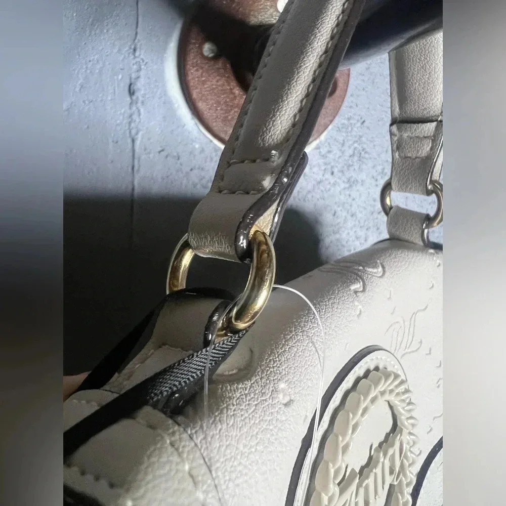 JUICY COUTURE NWT Stay in Circle Crossbody in Angel White
